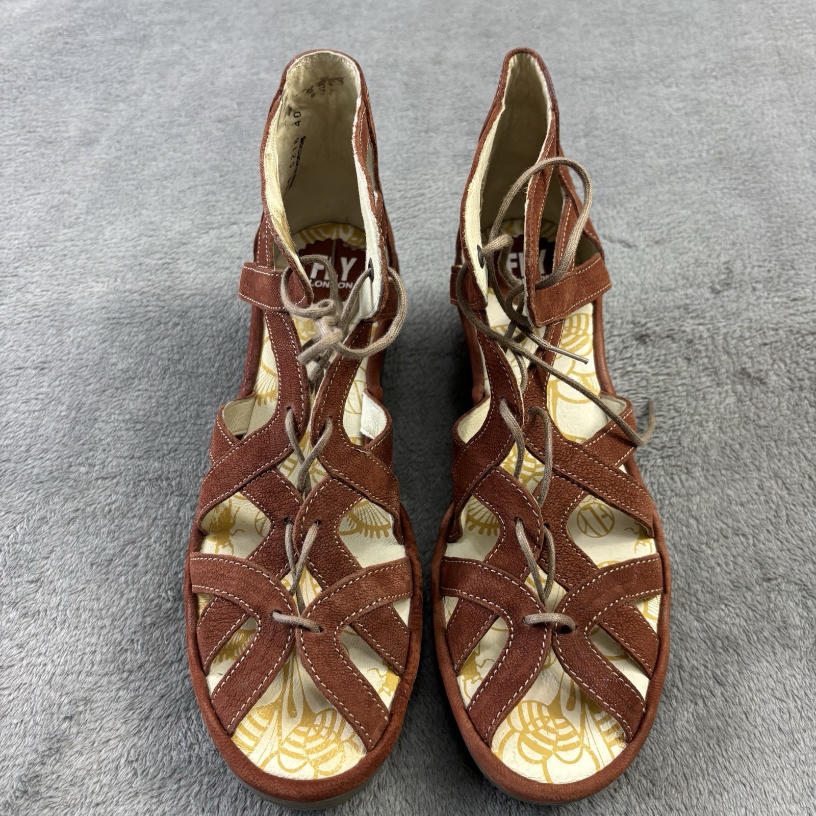 APL Sandali con zeppa Fly London 40 marroni stringati scamosciati vacanze bohemien punta aperta