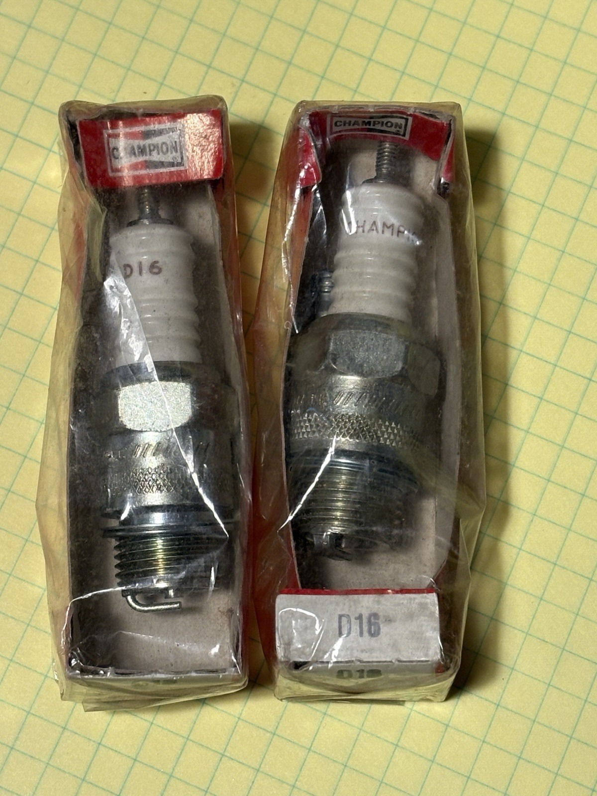 Set Of Champion D16 Spark Plug OEM Genuine Part New Old Stock