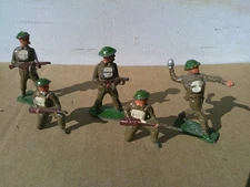 Cresent, ww2 British Infantry, x5 vintage lead painted hollow cast, c5