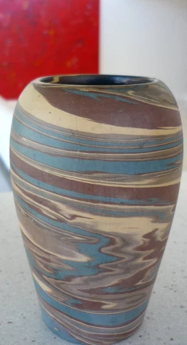 ANTIQUE NILOAK MISSION SWIRL POTTERY TAN GREY BROWN & BLUE VASE JAR  5 3/4"