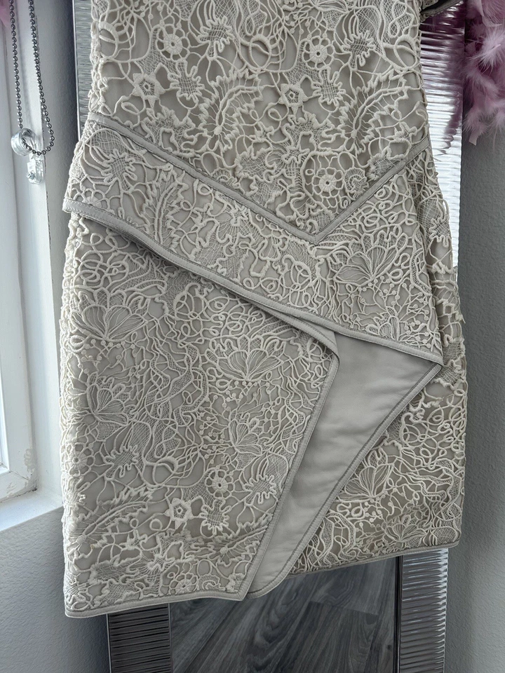 Vestido de cuero decoración de encaje Salvatore Ferragamo pasarela talla 38, vestido de novia blanco Foto 4 de 4