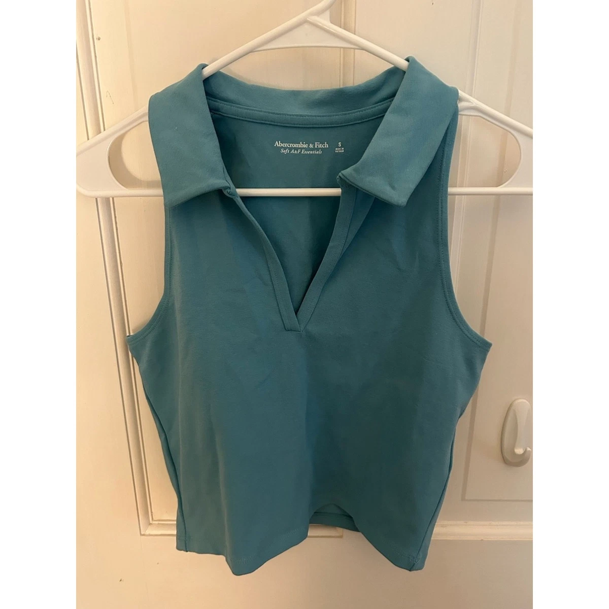 25+ Abercrombie & Fitch V-Neck Tops for Women for sale | Updated