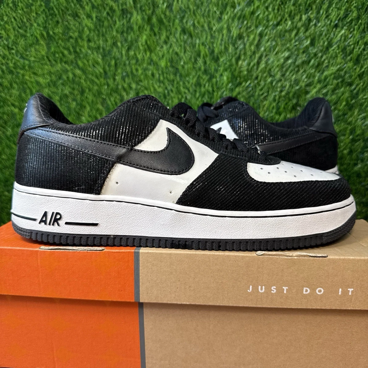 %Nike Air Force 1 07 White Black Tuxedo (2010) Shoes Sz 11 Men A 14 NIKE Air Force 1  main image 4