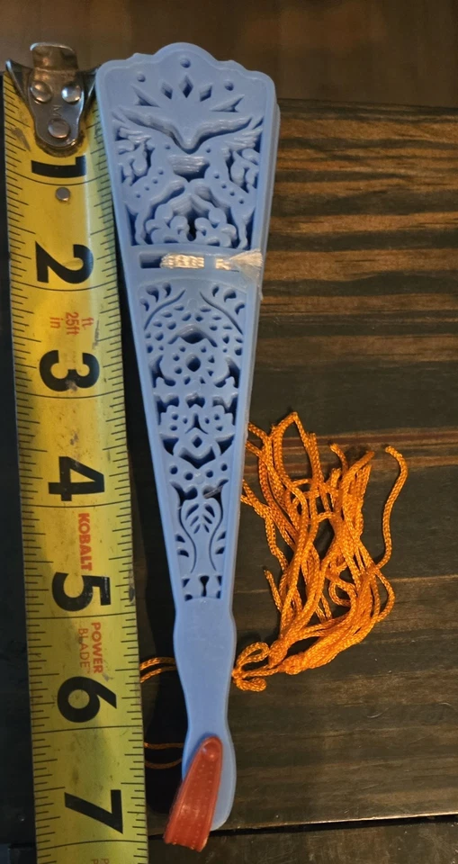 Ventilador de mano de plástico plegable vintage azul con borla Foto 4 de 4