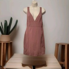 pink dress dress for women 🩷 back uncovered Lulu's brand medium size