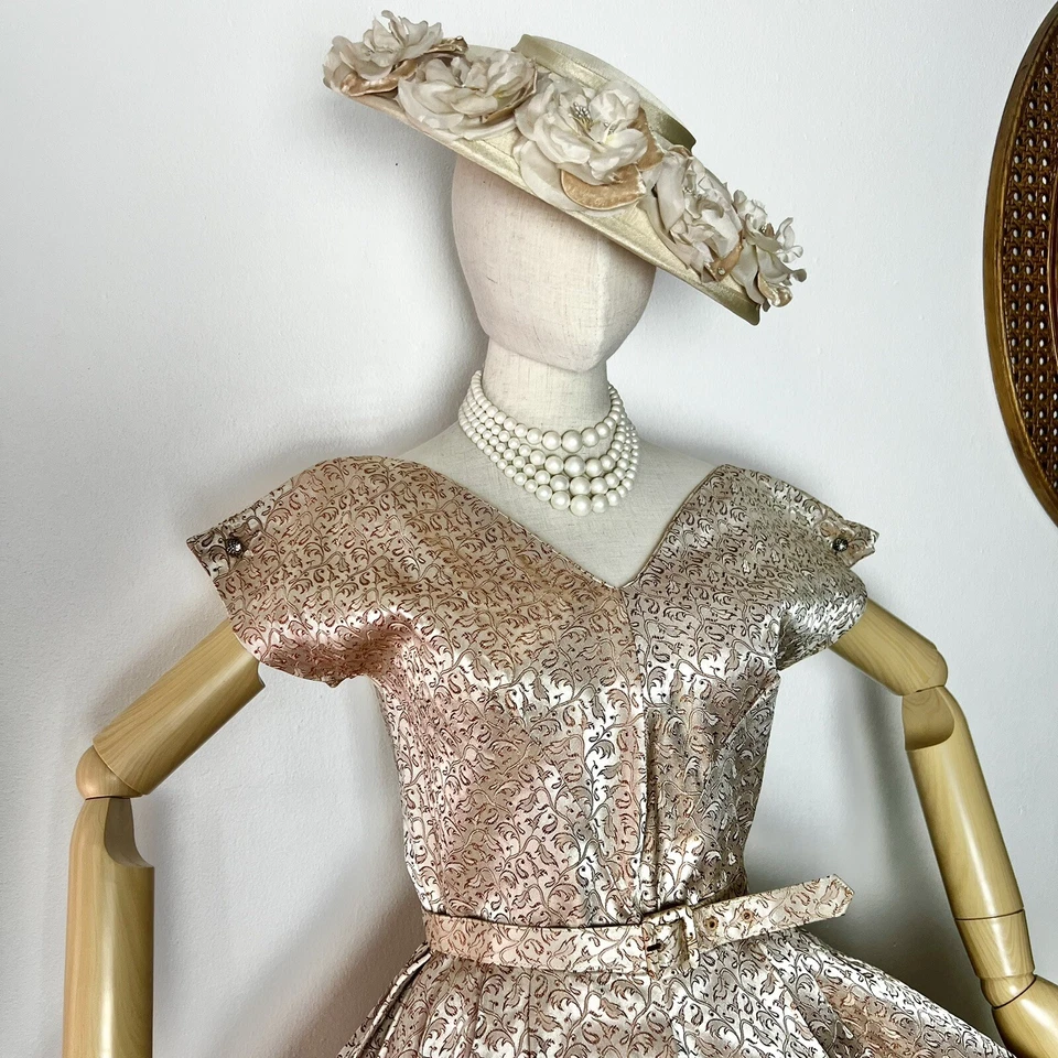 Vestido CHAMPAGNE Satinado Brocado Años 50’s Vintage Jardín Fiesta Boda Cóctel S Foto 4 de 4