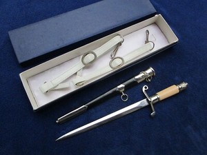 ORIGINAL VINTAGE POLISH AIR FORCE PILOT`S DAGGER SCABBARD AND HANGER WITH BOX