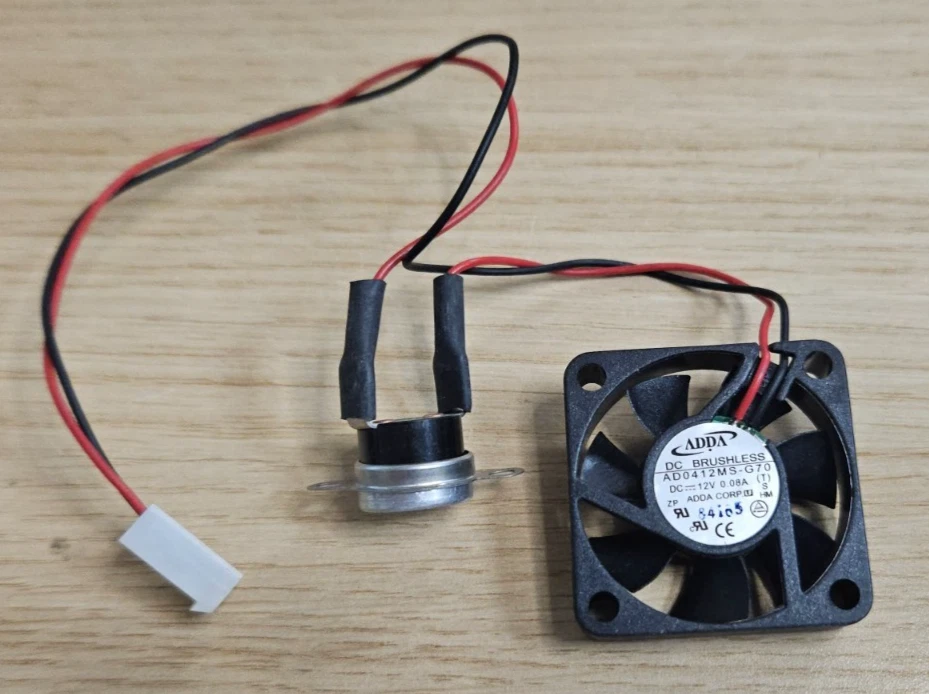40mm x 10mm ADDA 12V cooling fan, with optional 40° degree C thermostat - Image 1 of 4