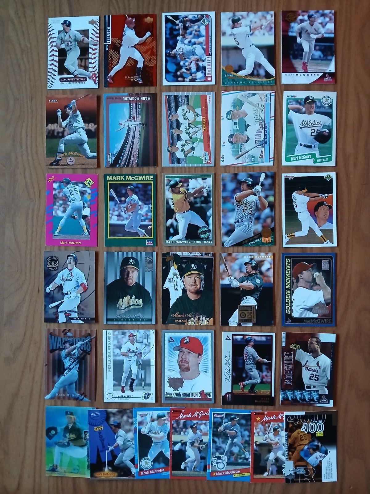Lot of 32 MARK MCGWIRE Baseball Cards - NO DUPLICATES - ATHLETICS  CARDINALS