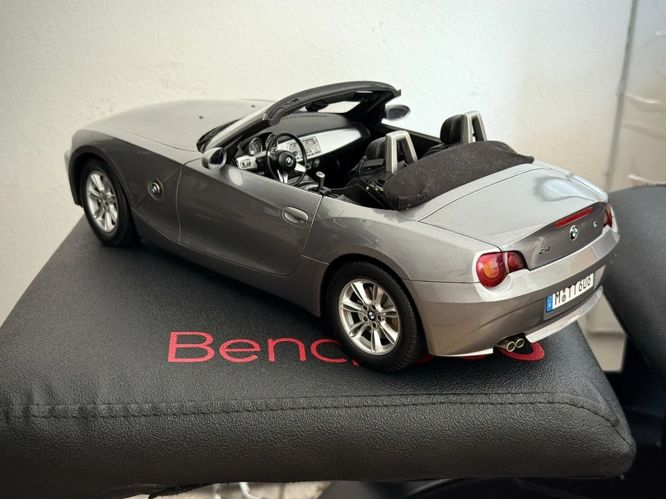 BMW Z4 1:12 Kyosho - Ottime Condizioni - Apribile - Cappotta Funzionante - Immagine 2 di 4