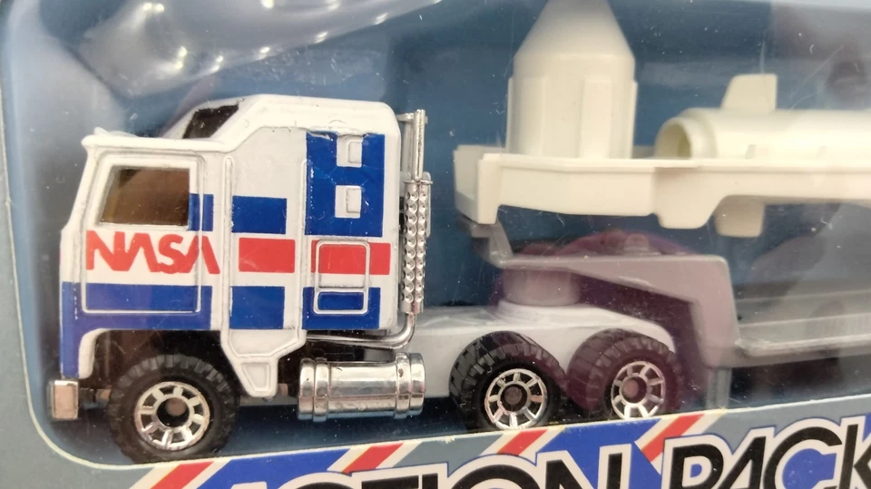 MATCHBOX CONVOY CY204 'NASA KENWORTH ROCKET TRANSPORTER' ACTION PACK - BOXED - Image 2 of 4