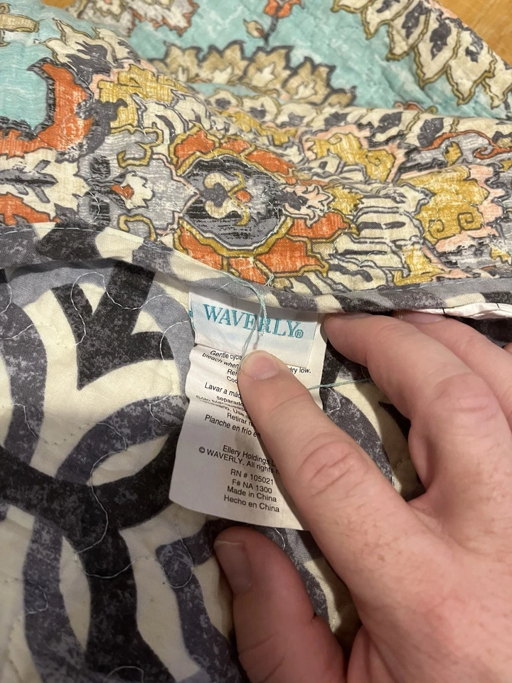 Waverly Clinton Ridge Queen Quilt 88x100” Jacobean Suzani Floral Ruffled Edge - Image 4 of 4