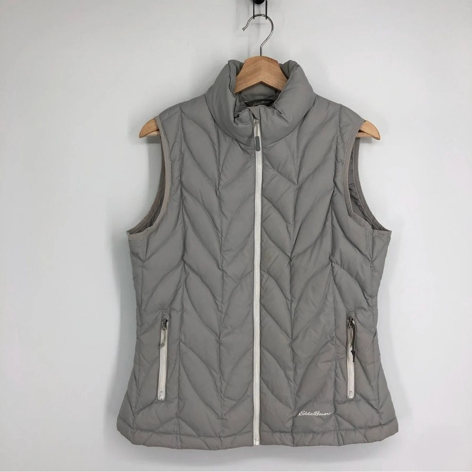 Eddie Bauer Womens Puffer Vest Size Medium EB700 Gray Zip Up