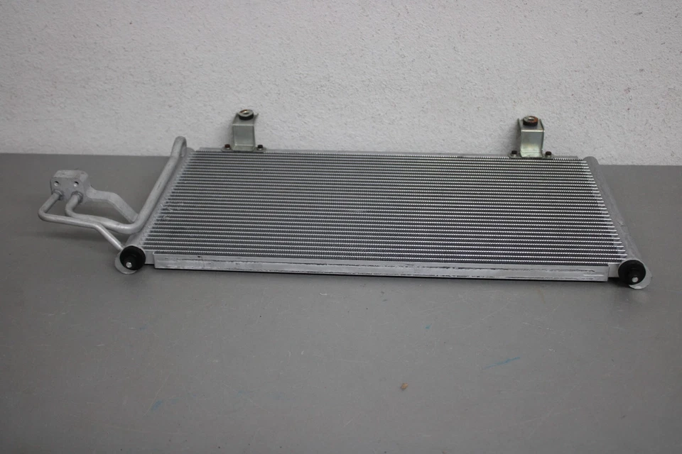 Condensador de aire acondicionado delantero Kia Sephia 1999 2001 Foto 3 de 4