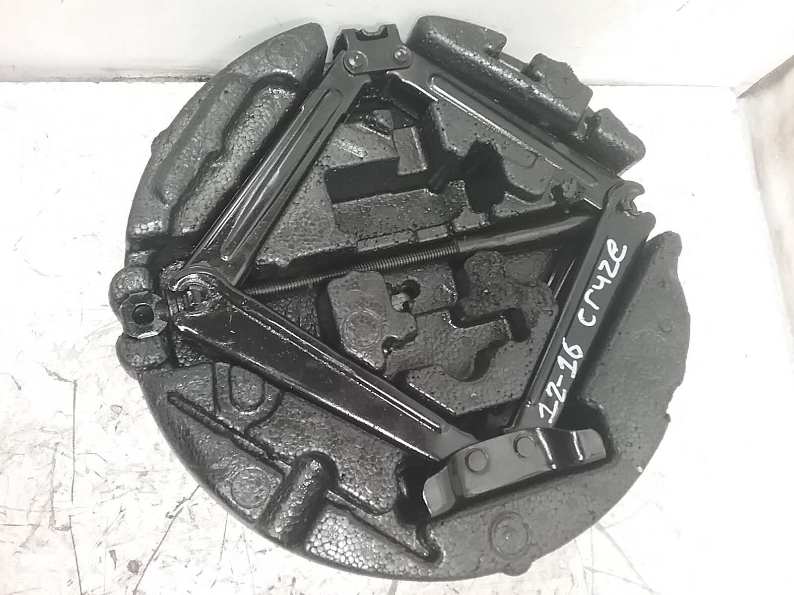 2012-2016 Chevy Cruze Spare Tire Jack Tool With Foam Case 13373497  