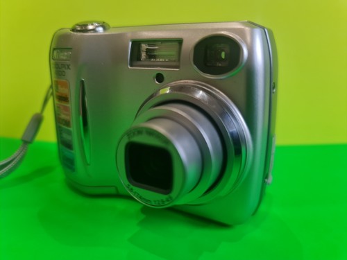 Nikon Coolpix 4100 & SD Card Good Condition - Picture 2 of 10