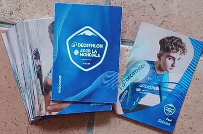 Radsport - KOMPLETTES Konvolut Karten Team DECATHLON AG2R 2025 mit Paul SEIXAS signiert
