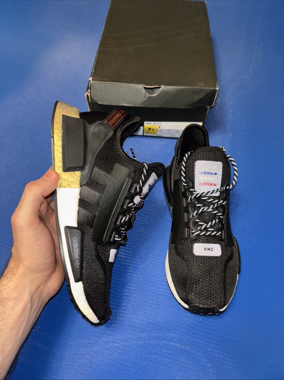 NEW ADIDAS ORIGINALS NMD_R1 V2 CORE BLACK GOLD METALLIC FW53