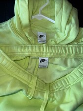 Nike Men  s L Green 2-Piece Hoodie  Jogger Pants Set