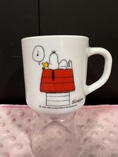 Vintage Snoopy Pyrex Mug Arcopal France “I HATE PEOPLE WHO SING IN THE MORNING”