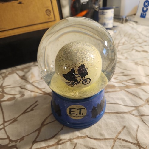 Universal Studios E.T Retro Glitter Snow globe 40th anniversary