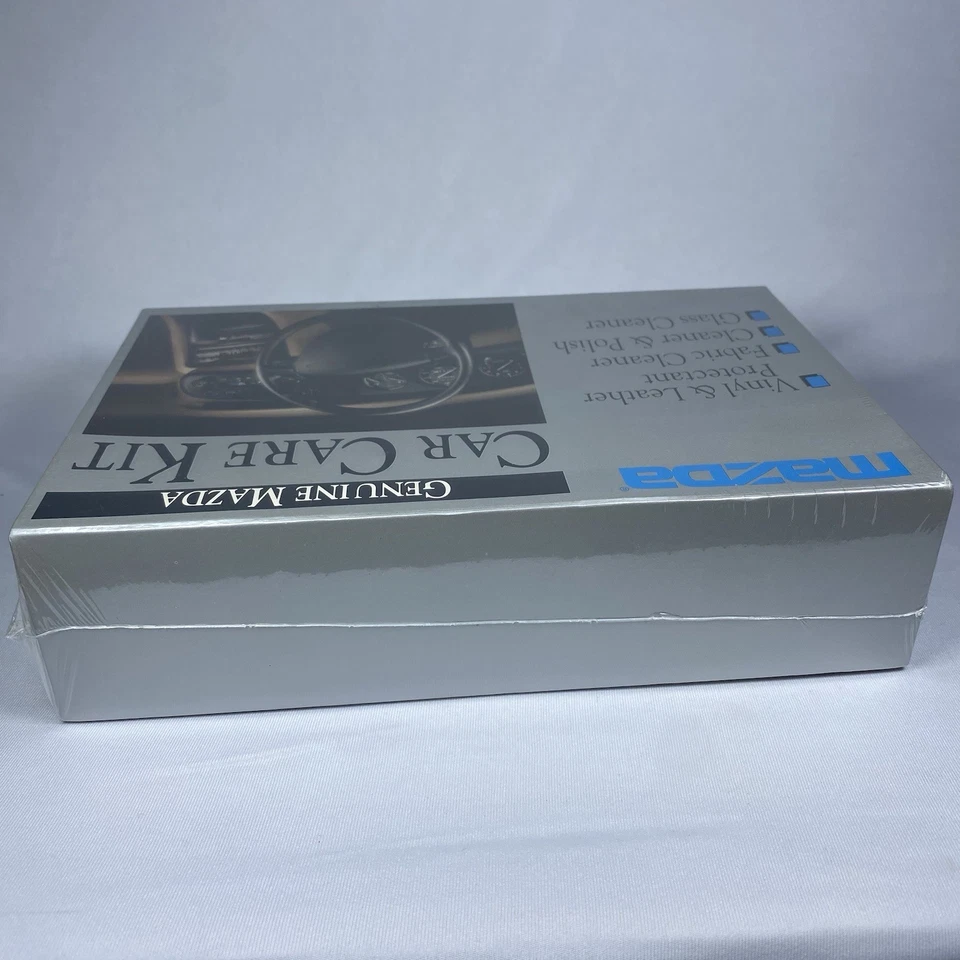 Kit de cuidados de carro Mazda genuíno vintage lacrado • Limpadores de vidro de tecido de couro vinil - Imagem 3 de 4