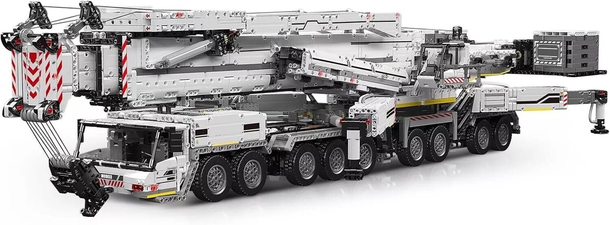 Mould King 17007 APP Remote Controlled Lifting Crane Building