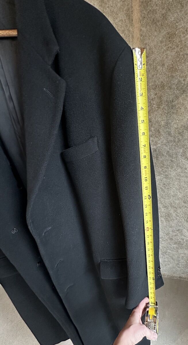 Giorgio Armani Collezioni Mens Top Coat, Sz 46L, Black Giorgio Armani Collezioni Mens Top Coat, Sz 46L, Black