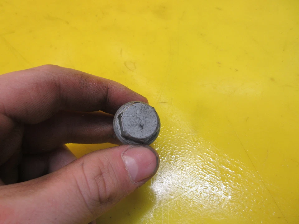 OEM HARLEY-DAVIDSON NIGHT ROD SPECIAL STREET V-ROD MOTOR ACEITE TAPÓN PERNO Foto 3 de 4