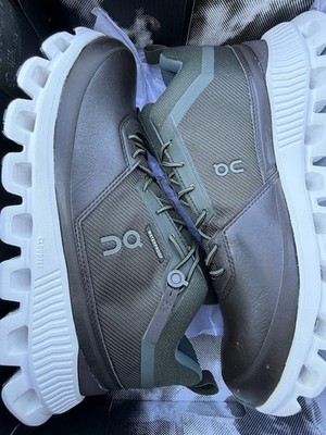 On Cloud Hi Waterproof Women s Size 7 EU 38 Forest Green White Running Shoes NIB
