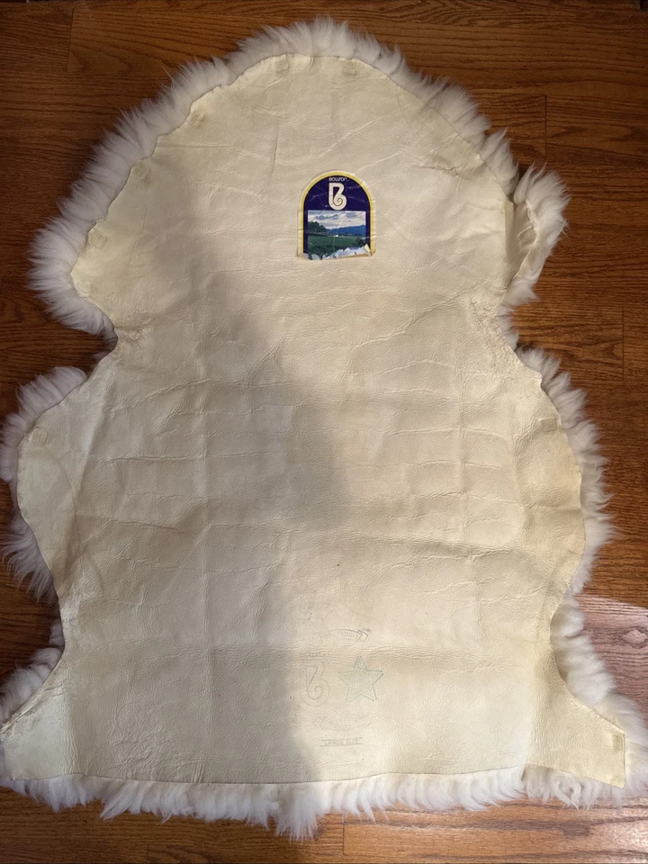 Alfombra de piel sintética blanca Bowron alfombra de piso con acento de habitación alfombra decorativa Foto 4 de 4