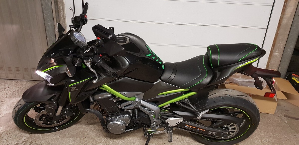 カワサキ Z900 シート s-l400.jpg