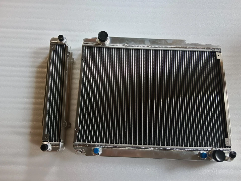 Radiador y enfriador de aceite para Mercedes-Benz R107 280 SL / C107 280 SLC 1974-1985 Foto 4 de 4