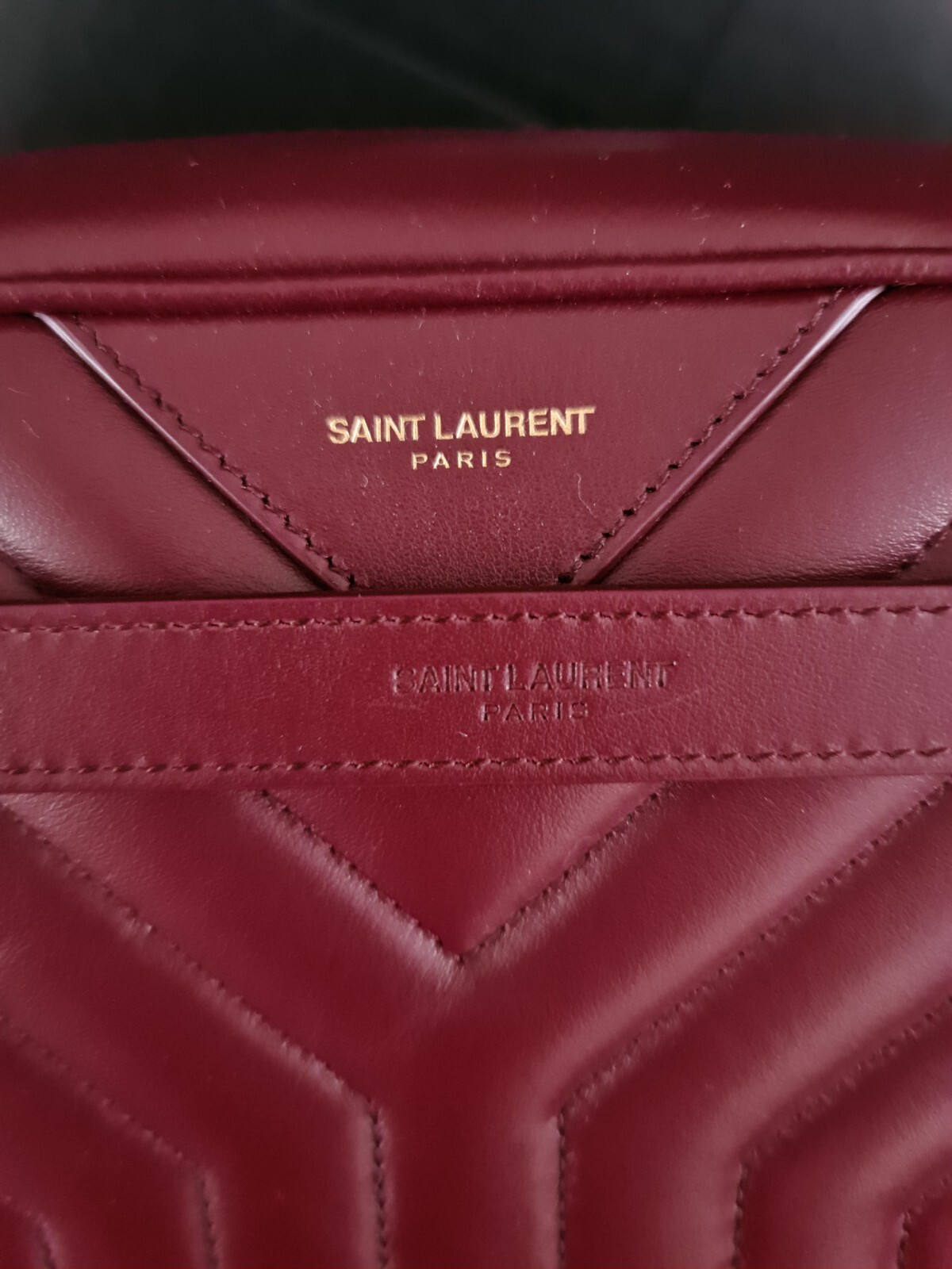 Borsa per fotocamera Saint Laurent Joan in pelle liscia trapuntata a Y Nuova con etichette