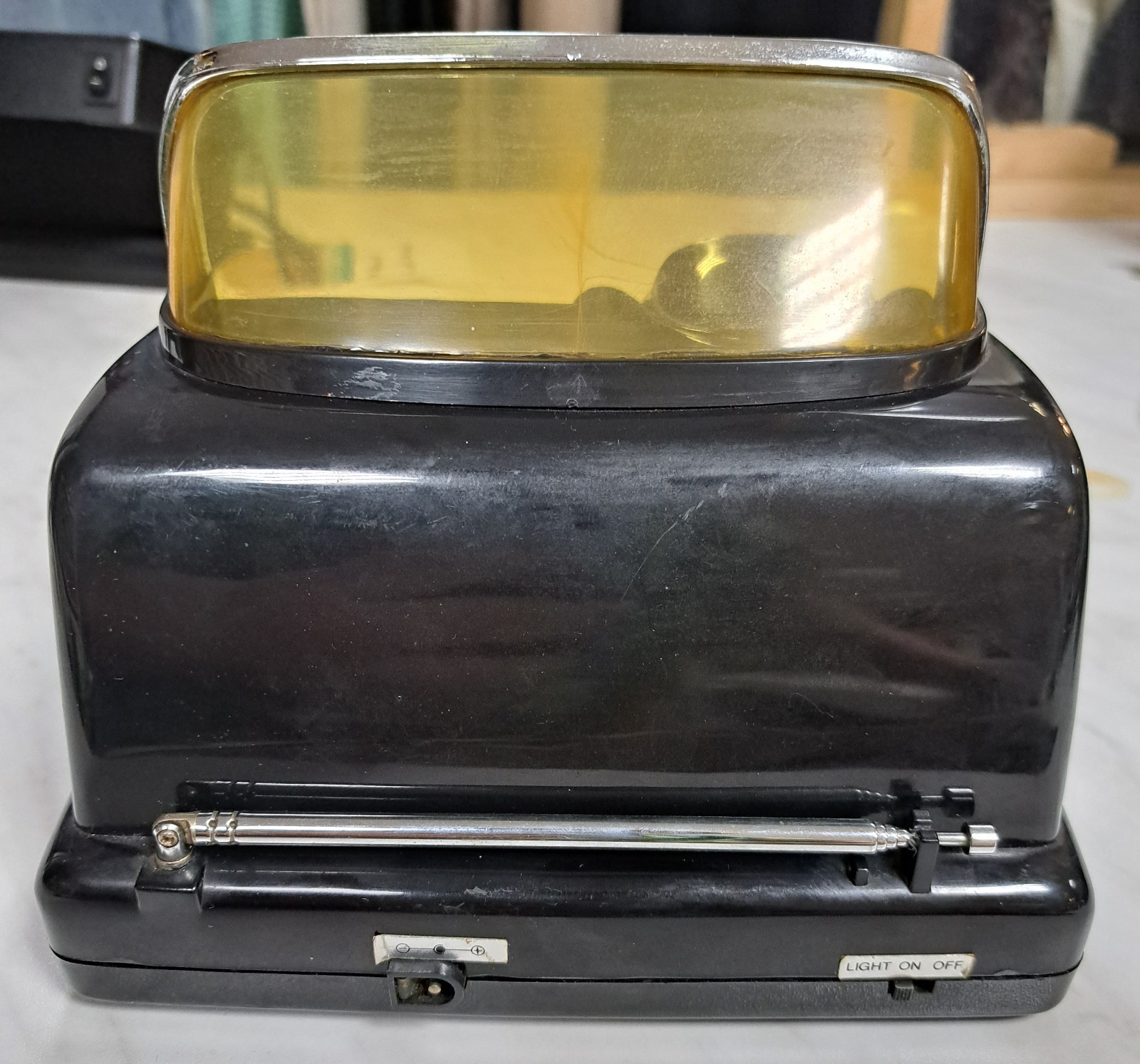 Seltener Vintage-Radio im Ford Thunderbird Design | BEETLAND Korea