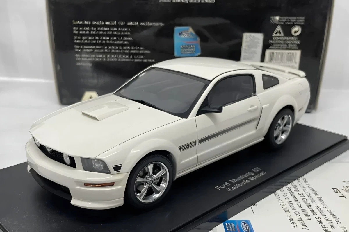 AUTOart Ford Mustang GT Contemporary Manufacture Diecast Cars for