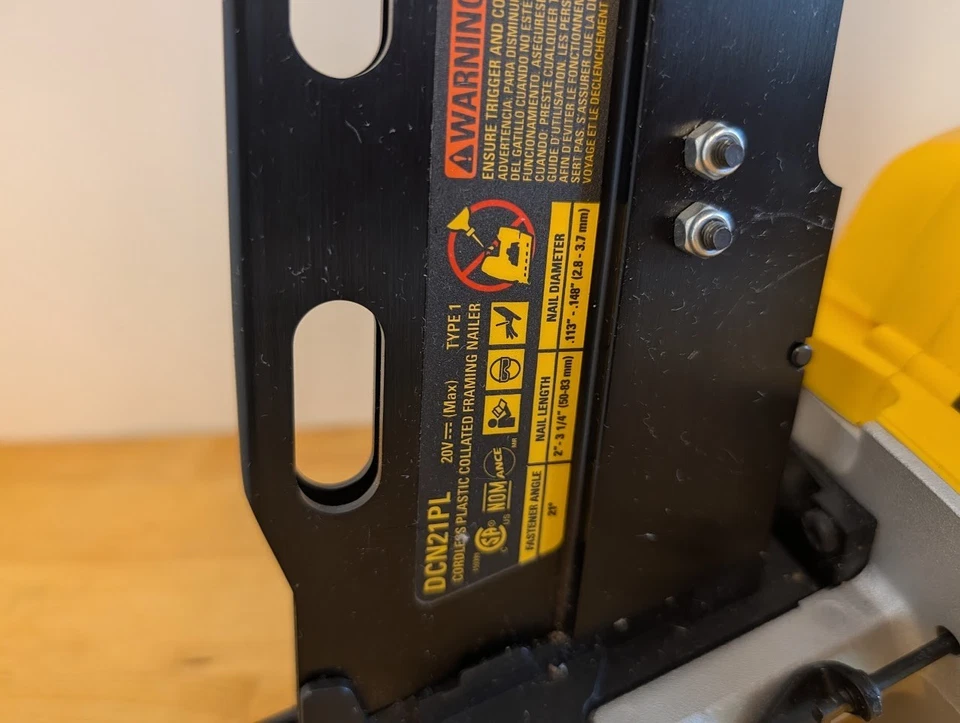 Бесщеточный гвоздезабивной пистолет DeWalt DCN21PL МАКС. 20 В 21° — новая открытая коробка - Изображение 2 из 4