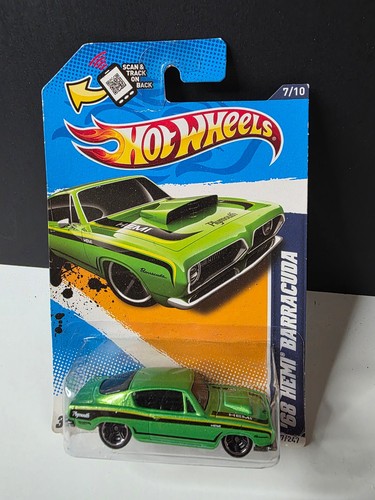 Hot Wheels '68 HEMI Barracuda 1:64 Scale Diecast Muscle Car Green