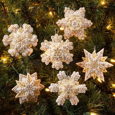   Free Ship  Bucilla Pearl Snowflake Felt & Sequin Kit