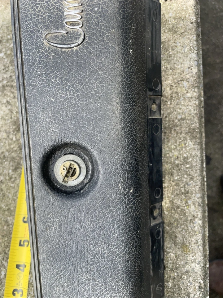 Chevrolet Camaro 1970-1978 guantera puerta RS Z28 SS LT GM tablero interior negro Foto 3 de 4