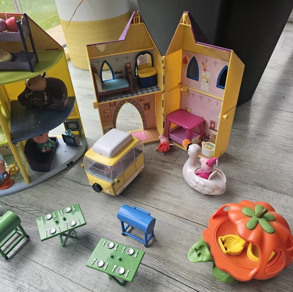 Peppa Pig House, School Playset, Train, Pumpkin Car & Figures – Large Bundle - Image 3 of 3