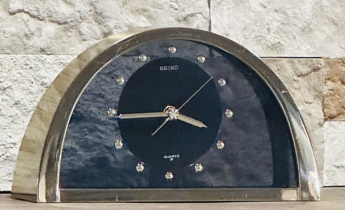 SEIKO Quartz Half Moon Gold Tone Desk Mantel Clock Hollywood SEIKO Quartz Half Moon Gold Tone Desk Mantel Clock Hollywood