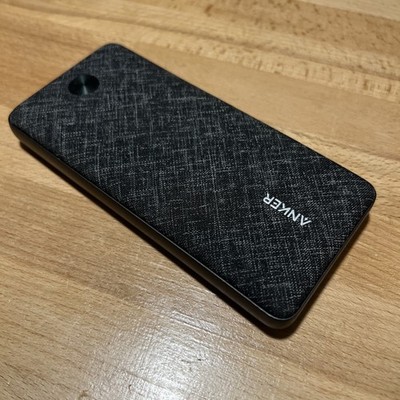 Anker PowerCore Metro Essential 20000mAh iQ Quick Charge- USB-A USB-C - Black