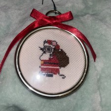 Vintage Cross Stitch Needlepoint Mouse Santa Ornament In Gold Plastic Frame