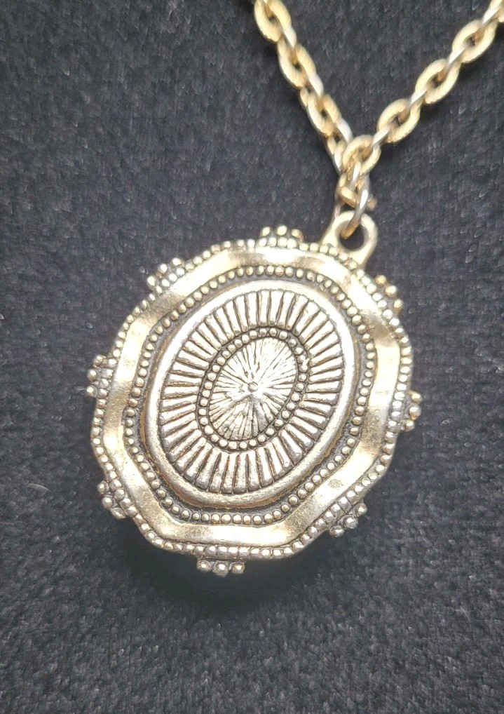 Emmons Necklace & Pendant Blue Fire 2648? Cabochon Purple Changing Mystic Vtg