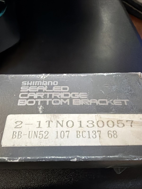 NOS Shimano BB-UN52 Bottom Bracket 68 X 107mm English  Square Taper