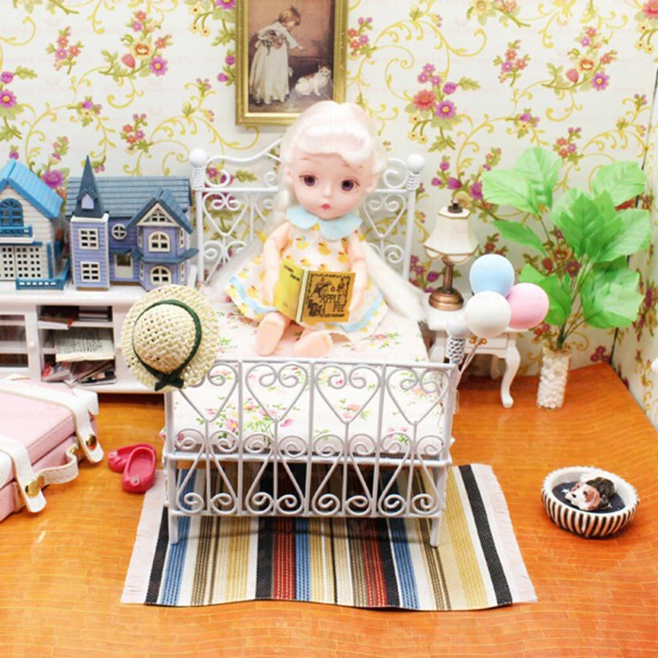 Lampada da tavolo con paralume a forma di ombrello in miniatura casa delle - Immagine 2 di 4