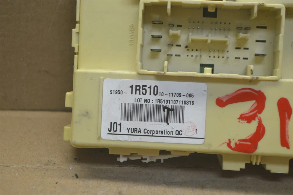 Caja de fusibles Hyundai Accent 2011-12 conector OEM 919501R510 módulo 215-12b6 Foto 2 de 3