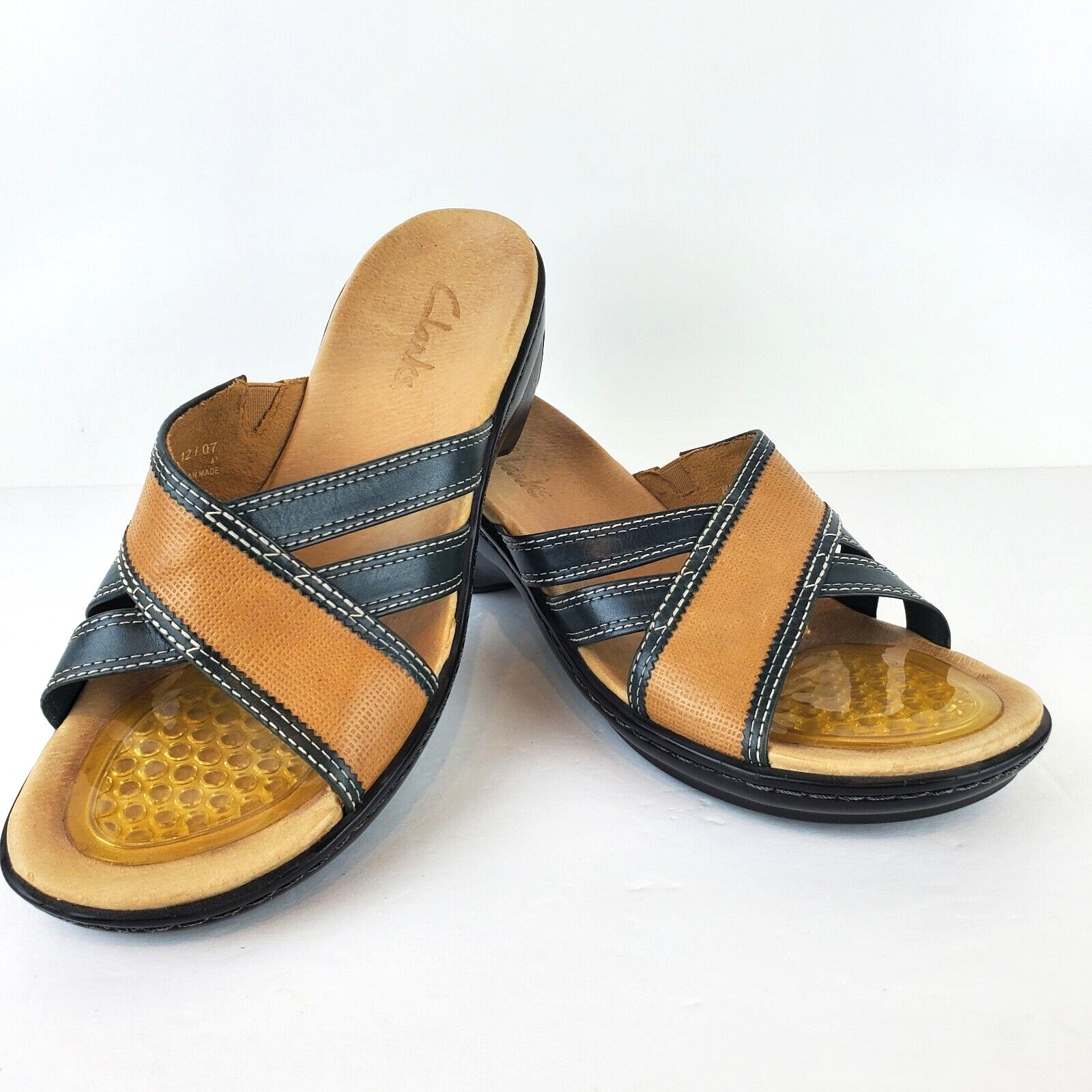Clarks Black u0026 Tan Leather Criss-Cross Slip-On Sandals Women's Size 8M |  eBay