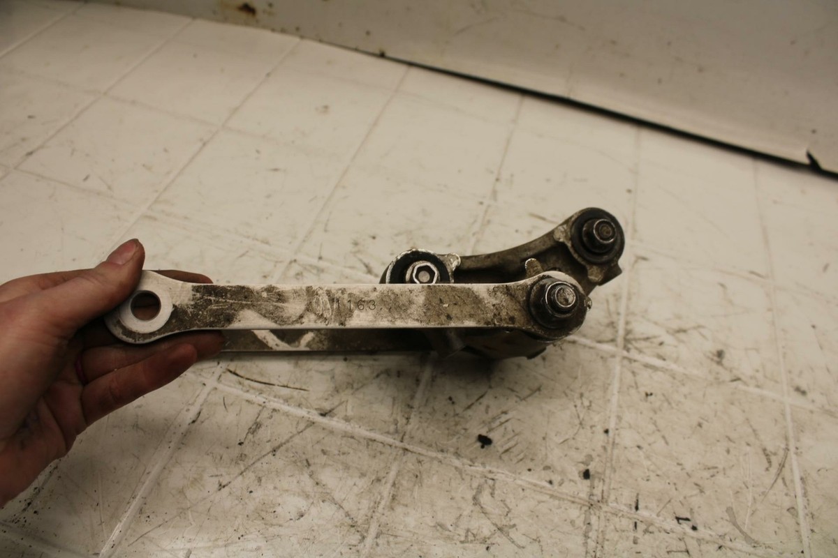 01 KAWASAKI NINJA ZX6R REAR DOGBONE SHOCK LINKAGE LINK BB25 | eBay